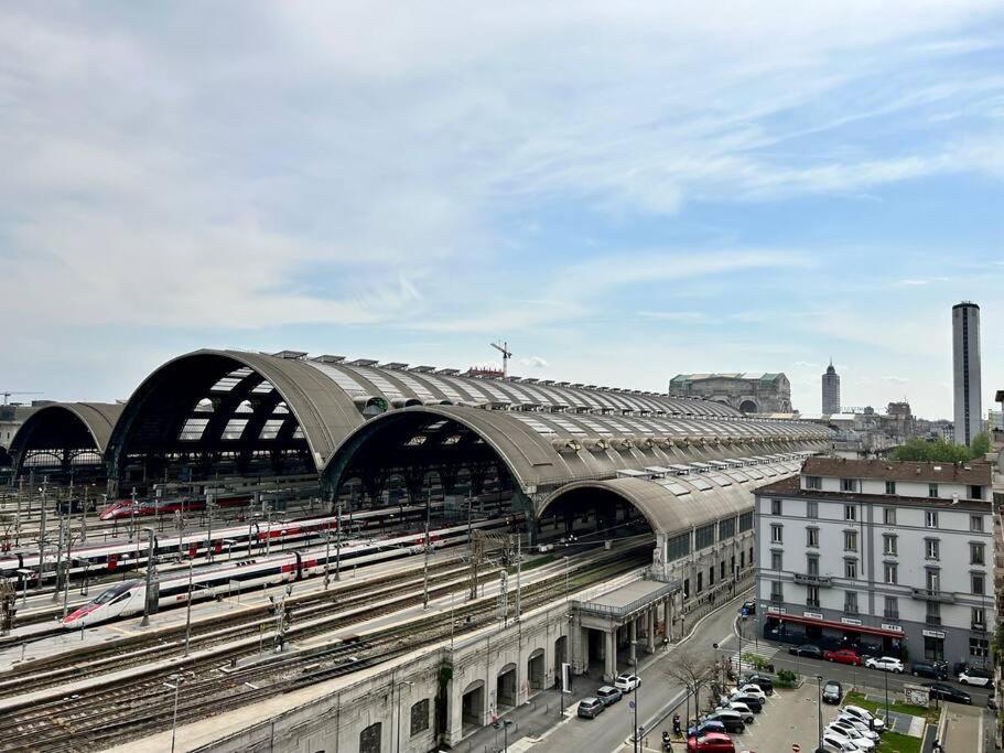 Appartamento - Stazione Centrale ミラノ エクステリア 写真